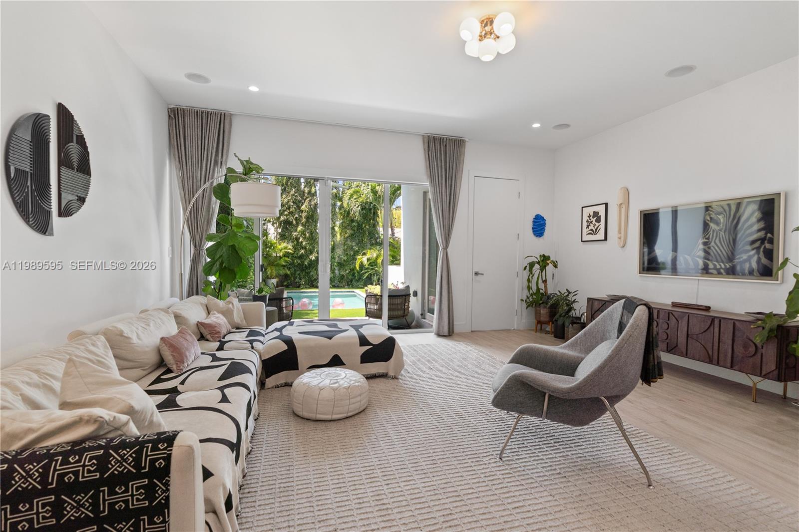 WEST ROADS TOWNHOMES COND - Residential