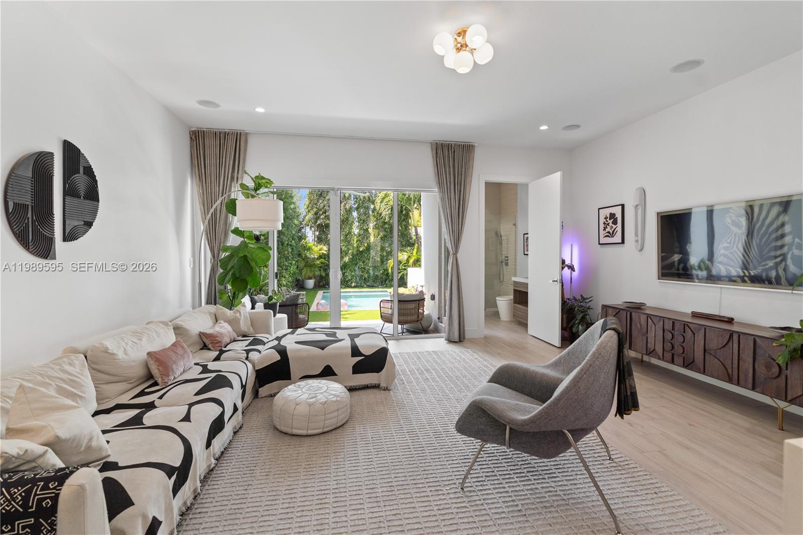 WEST ROADS TOWNHOMES COND - Residential