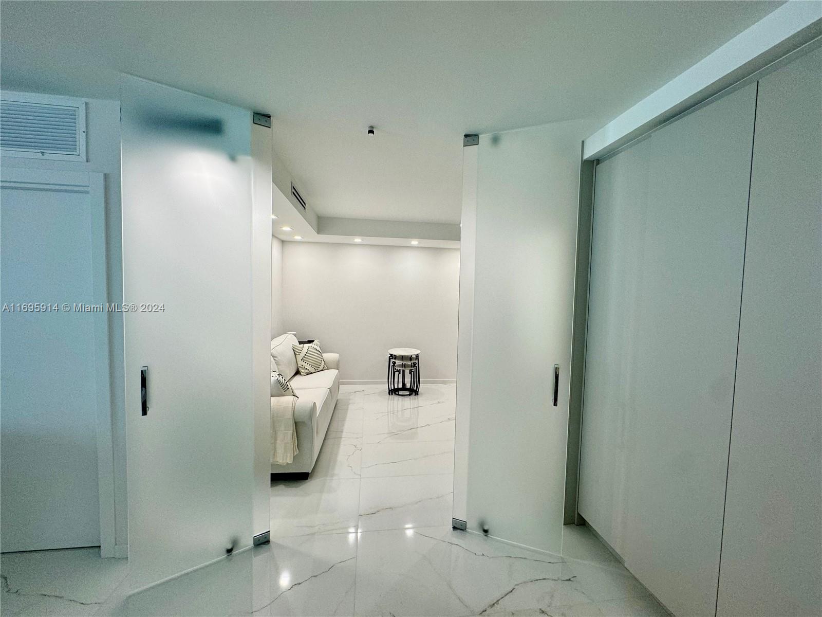 BALMORAL CONDO - Residential Lease