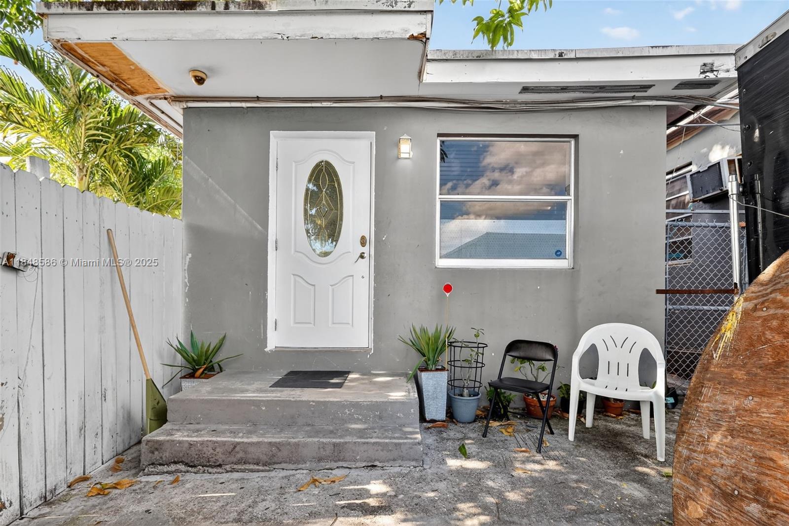 2ND ADDN TO PALM ESTATES - Residential