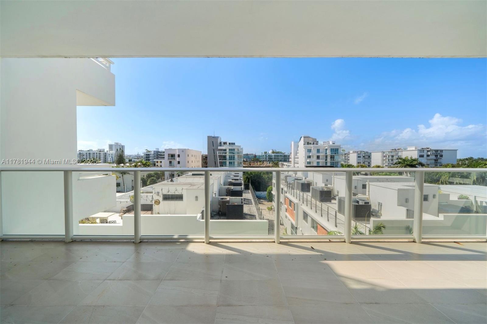 LE JARDIN HOUSE CONDO - Residential