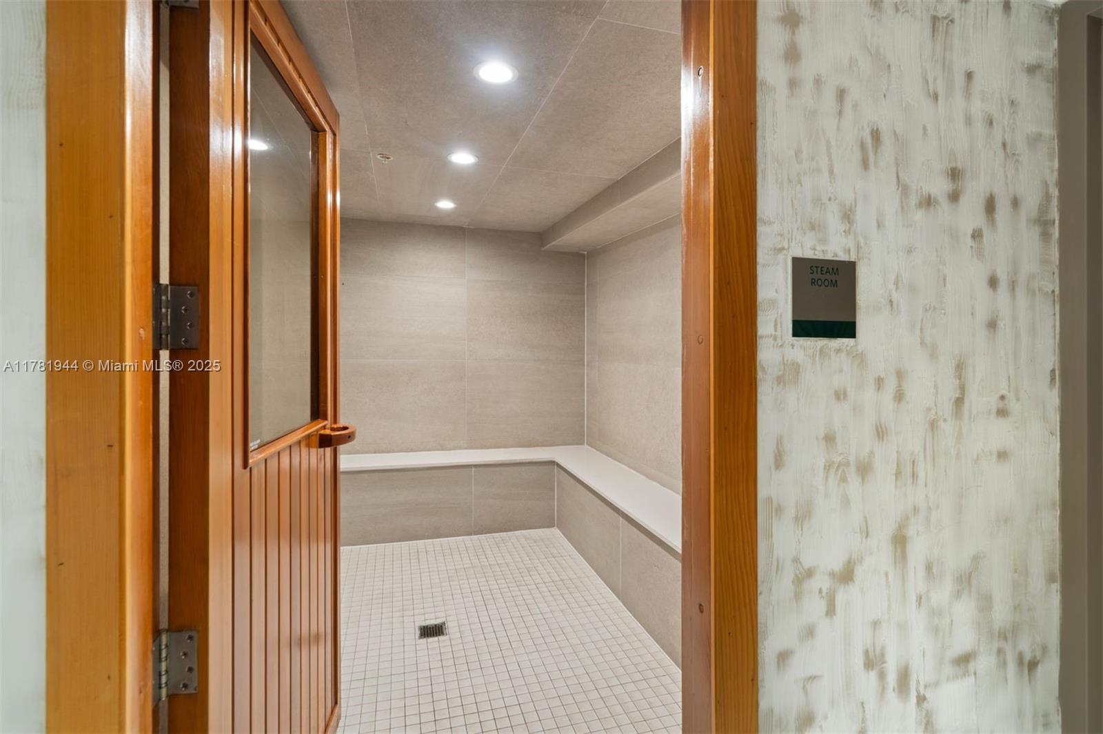 LE JARDIN HOUSE CONDO - Residential