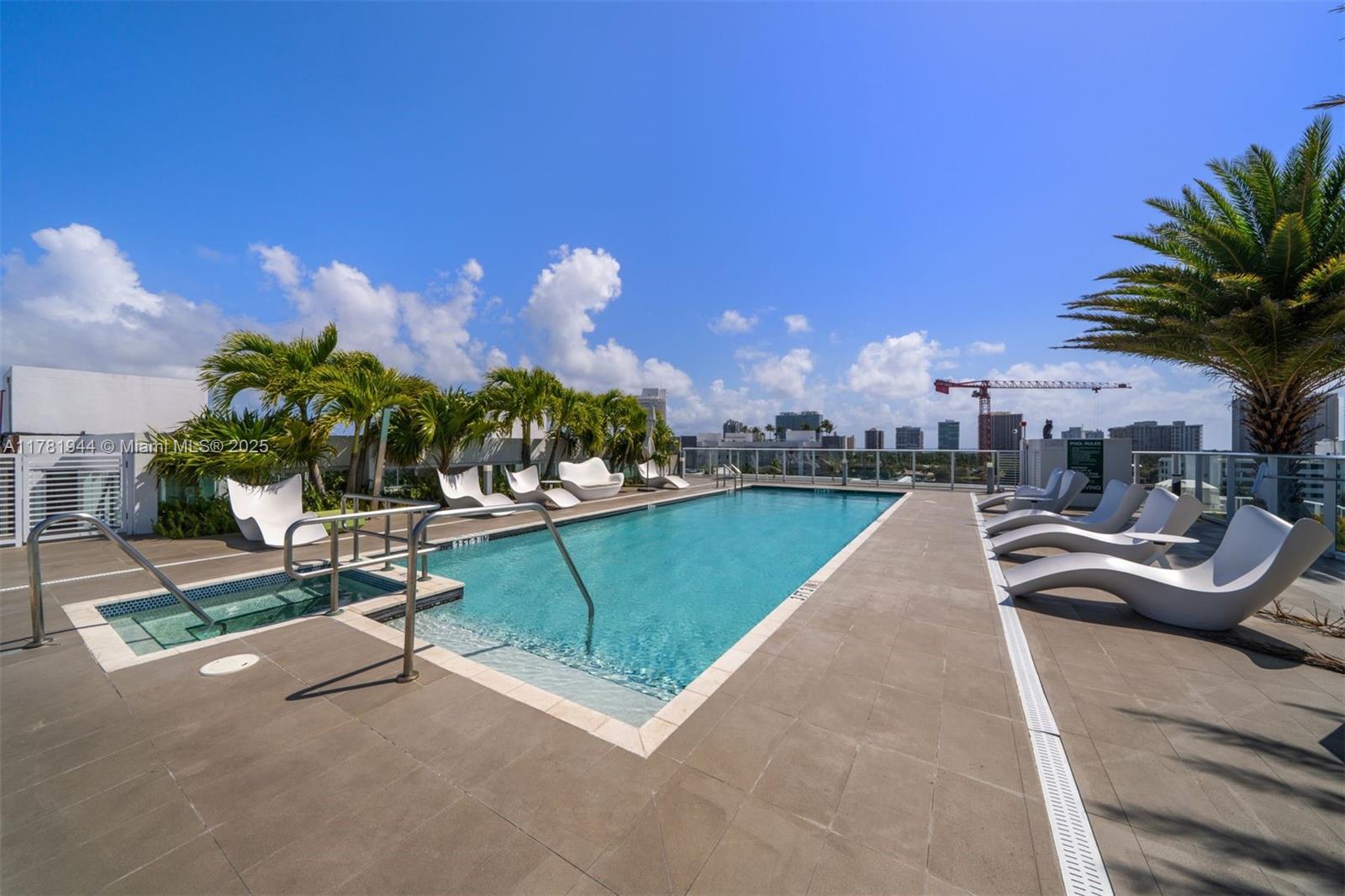 LE JARDIN HOUSE CONDO - Residential