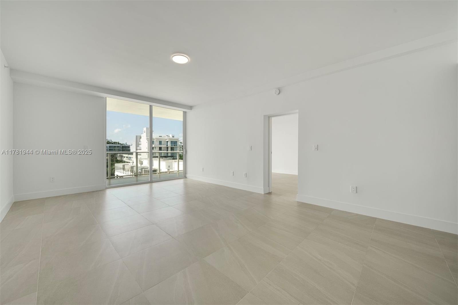 LE JARDIN HOUSE CONDO - Residential