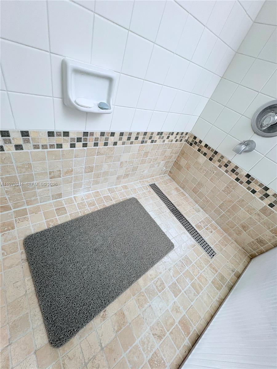 CAMBRIDGE AT CENTURY VILL - Residential Lease