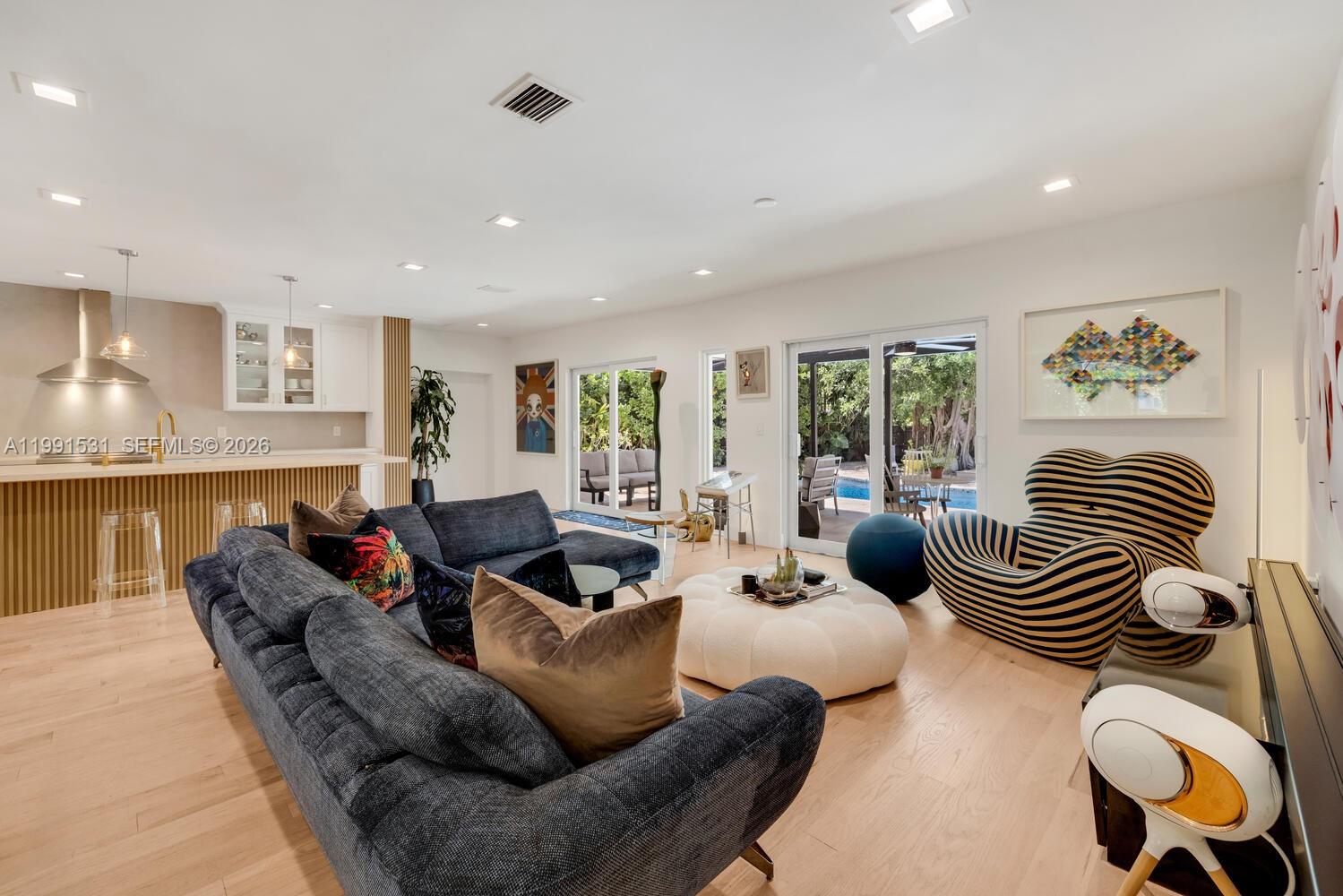 MIAMI SHORES SEC 3 - Residential