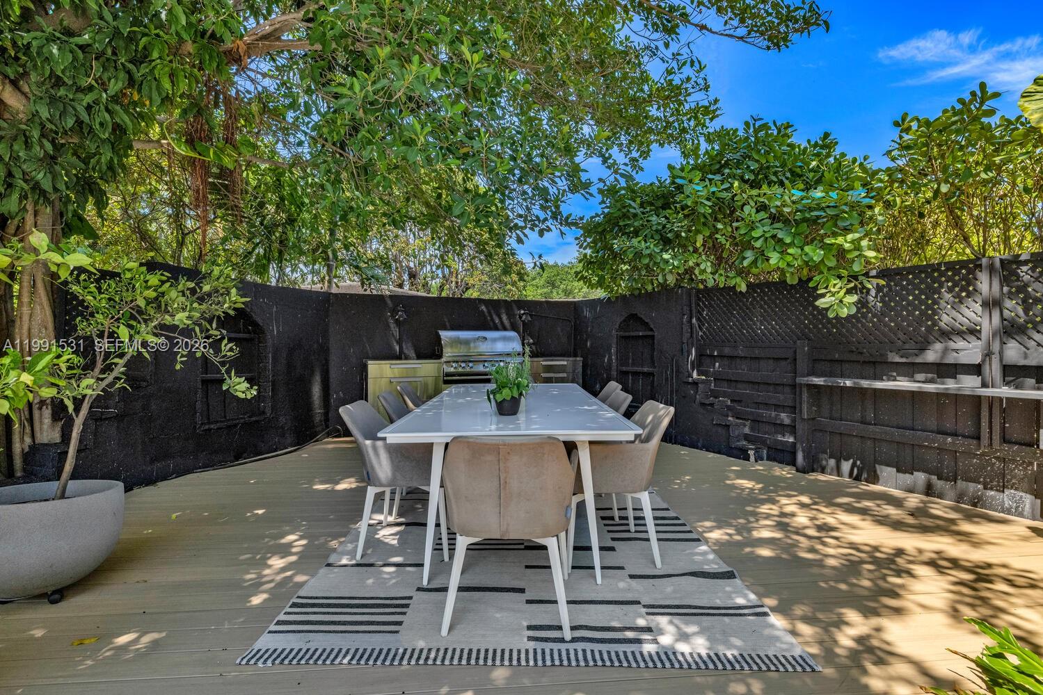 MIAMI SHORES SEC 3 - Residential