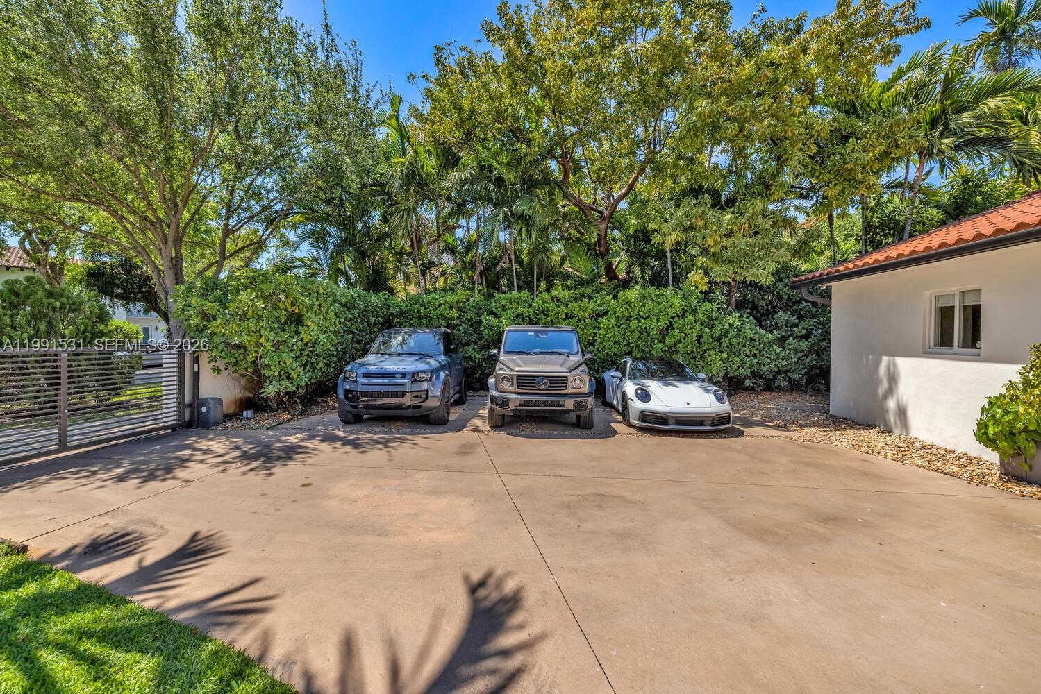 MIAMI SHORES SEC 3 - Residential