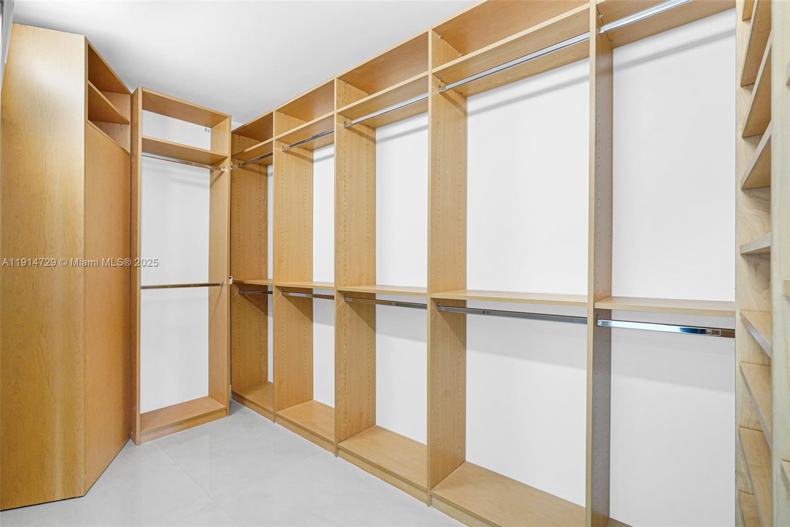 OCEANIA III CONDO - Residential