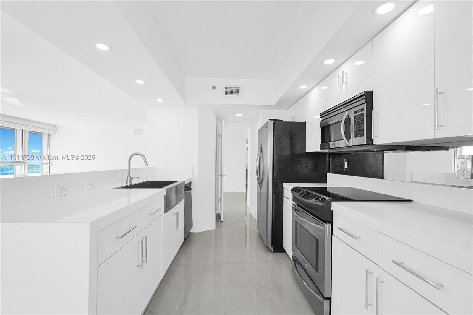 OCEANIA III CONDO - Residential