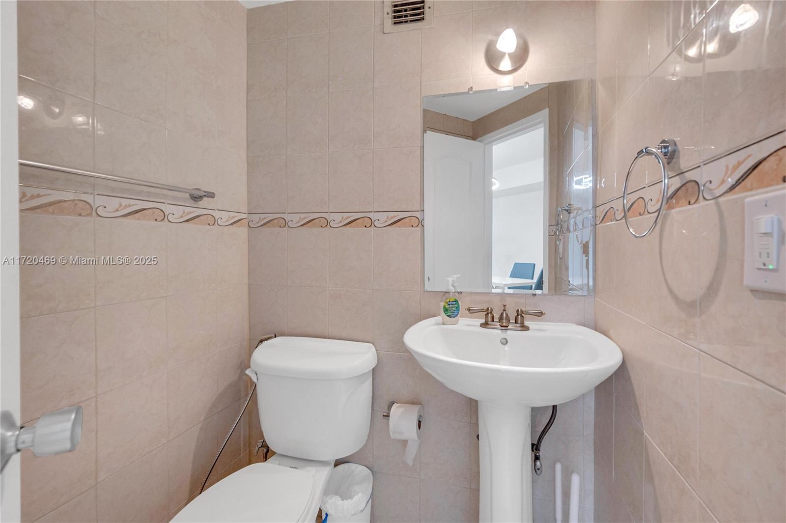 FOUR AMBASSADORS CONDO PH - Residential