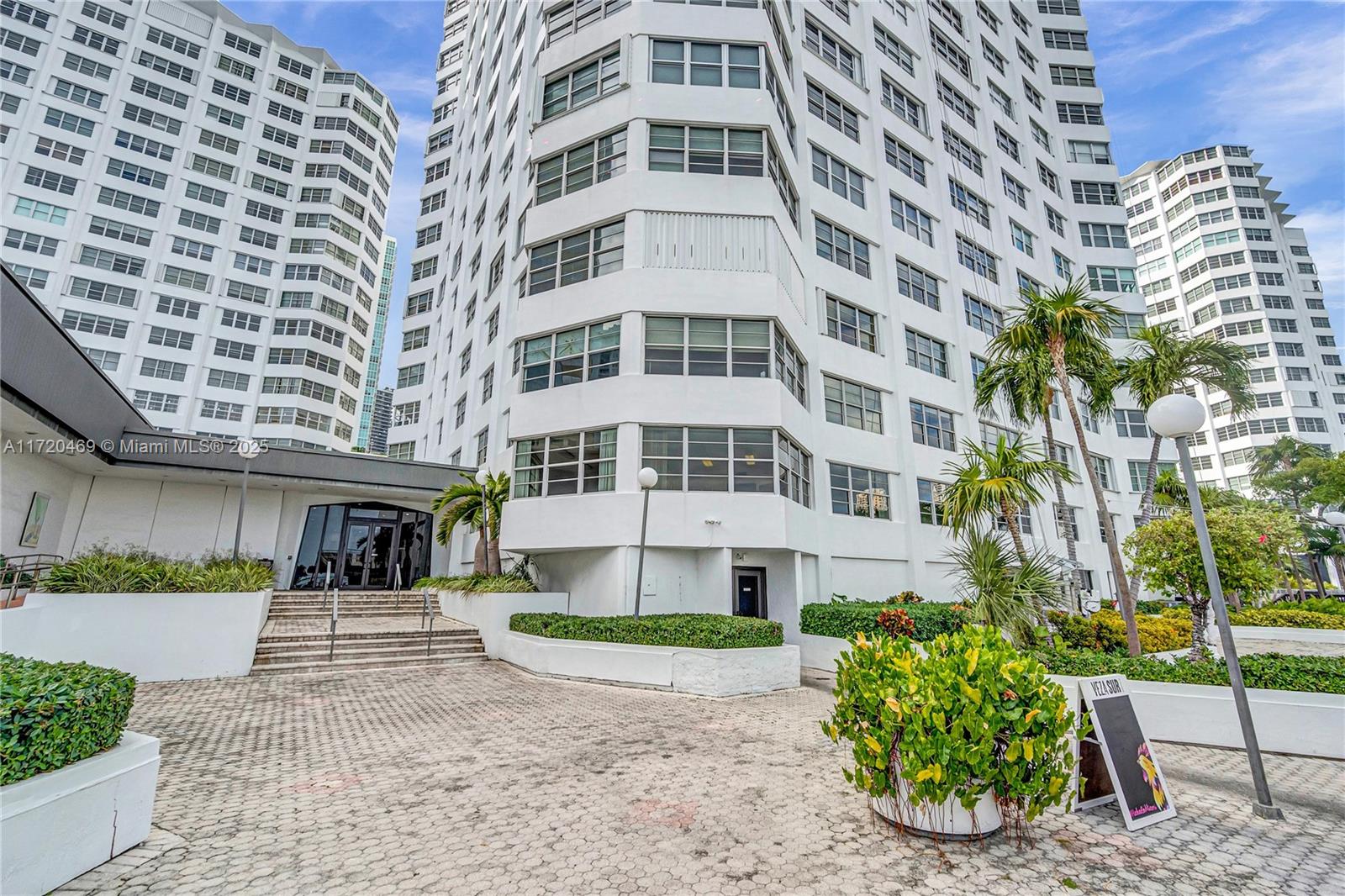 FOUR AMBASSADORS CONDO PH - Residential