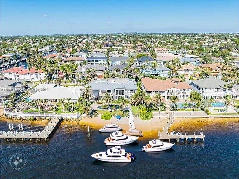 VENETIAN ISLES - Residential
