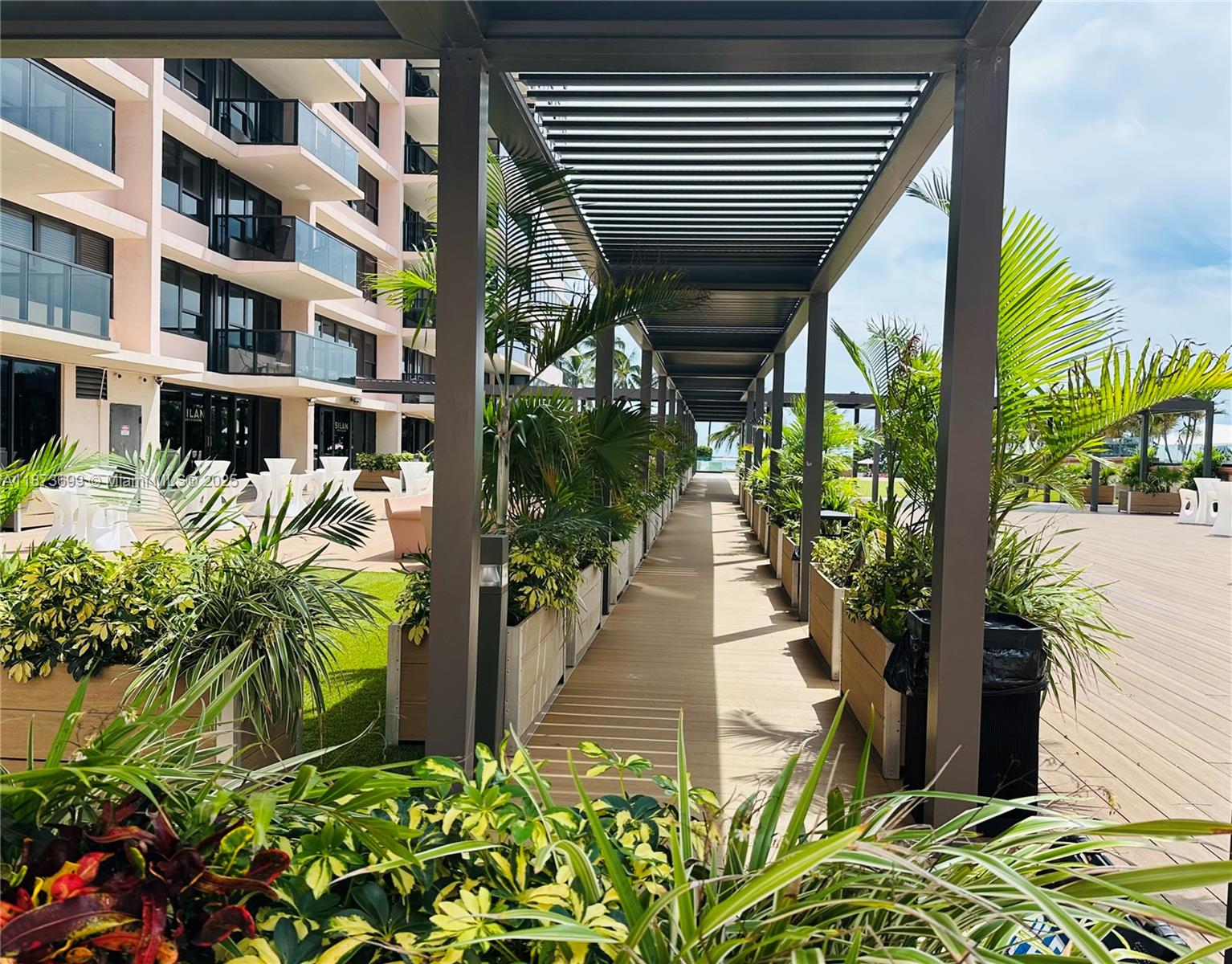 THE ALEXANDER CONDO - Residential