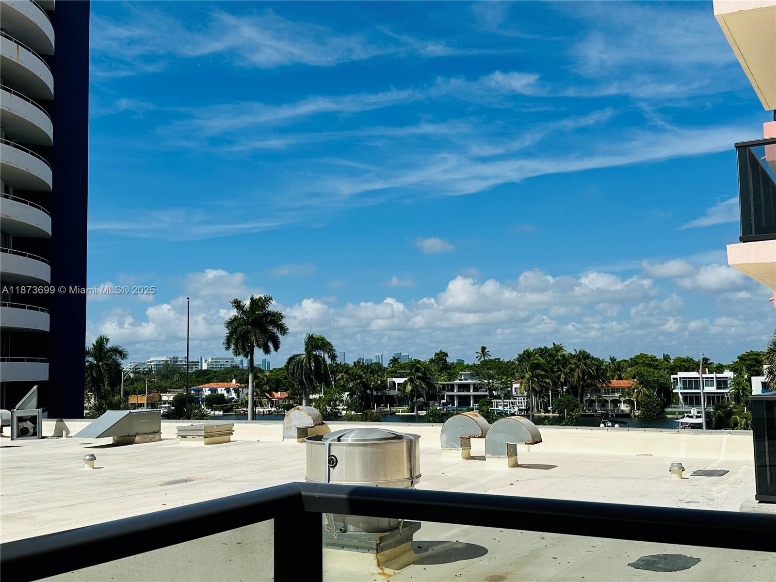 THE ALEXANDER CONDO - Residential