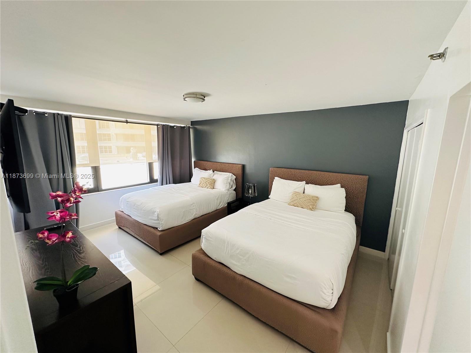 THE ALEXANDER CONDO - Residential