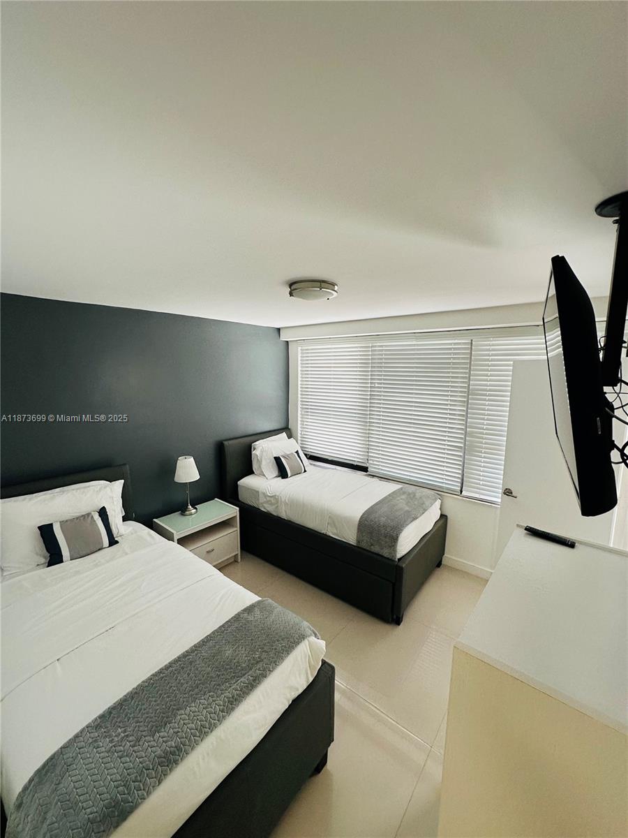 THE ALEXANDER CONDO - Residential