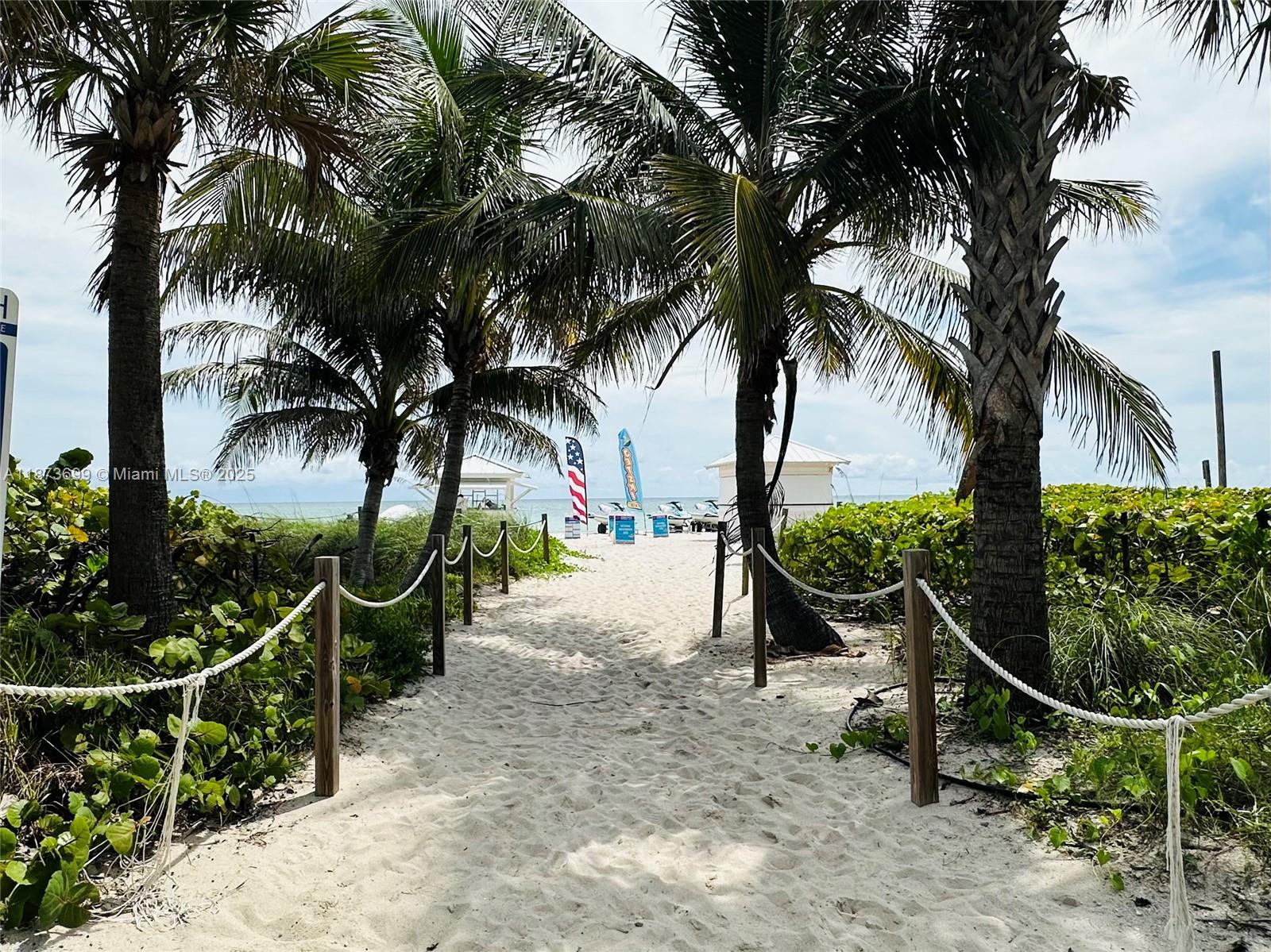 THE ALEXANDER CONDO - Residential