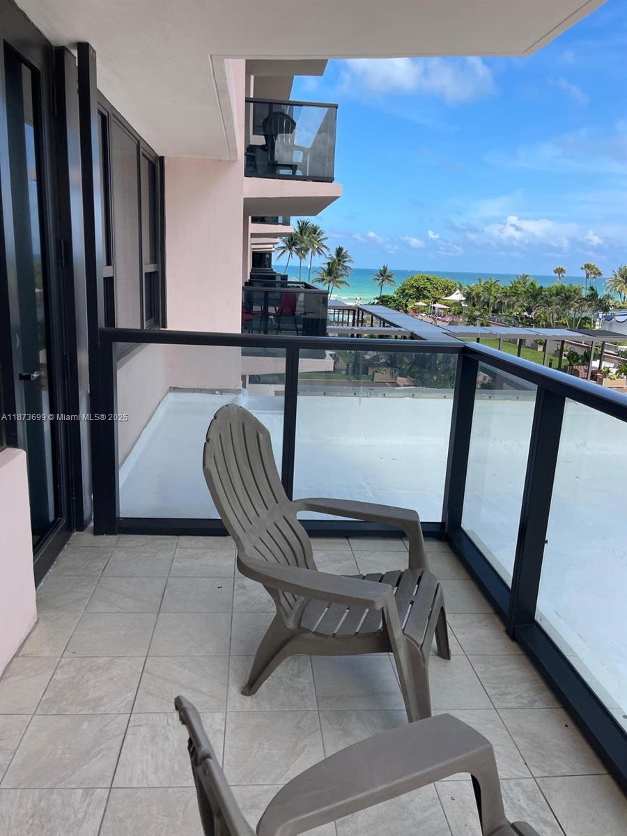 THE ALEXANDER CONDO - Residential