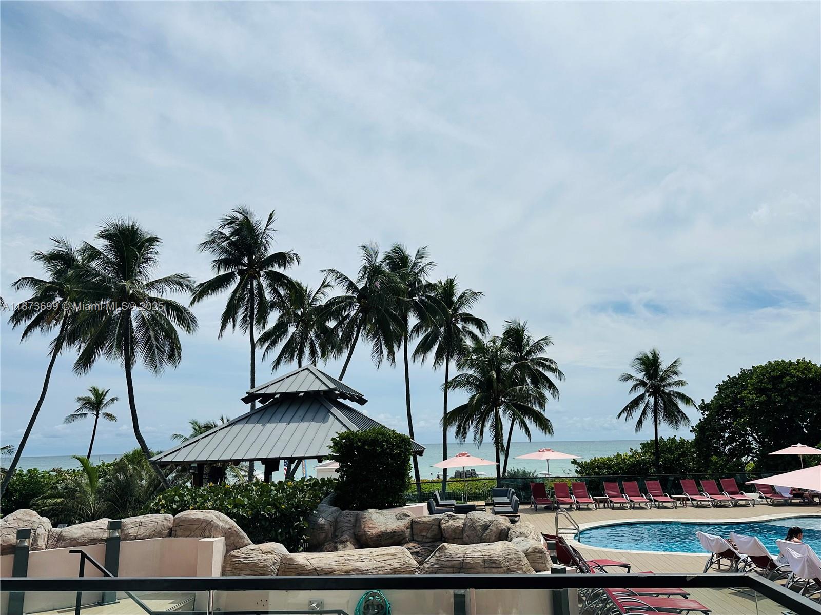 THE ALEXANDER CONDO - Residential