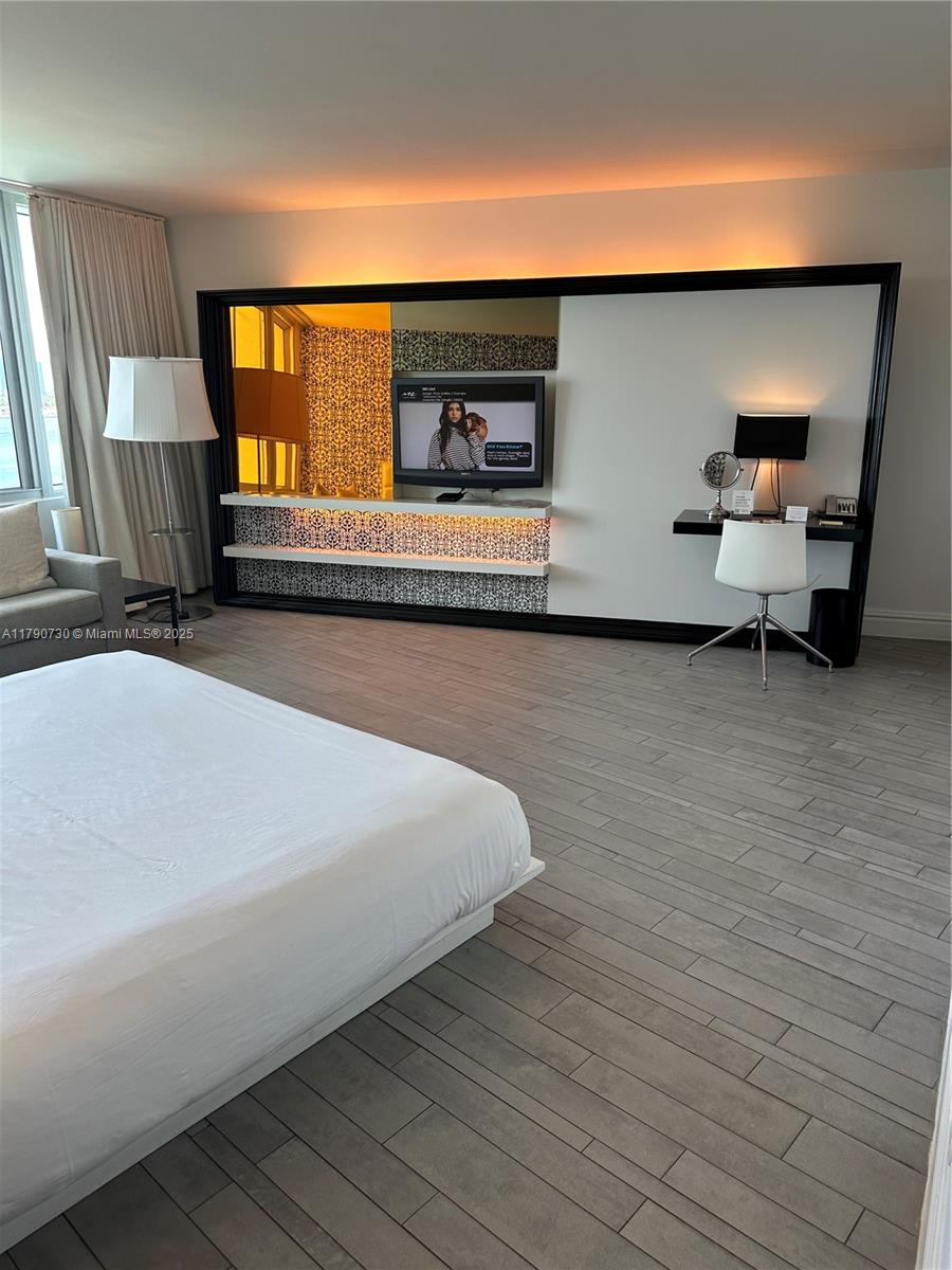 1100 West Ave 1206