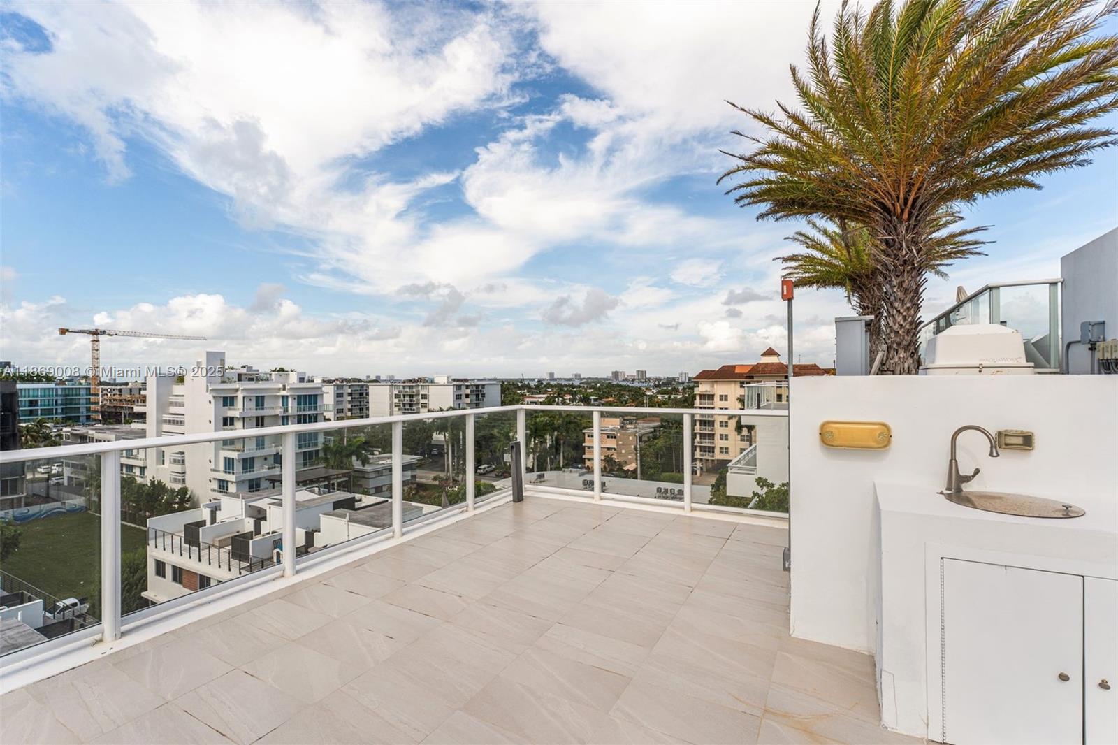 LE JARDIN HOUSE CONDO - Residential