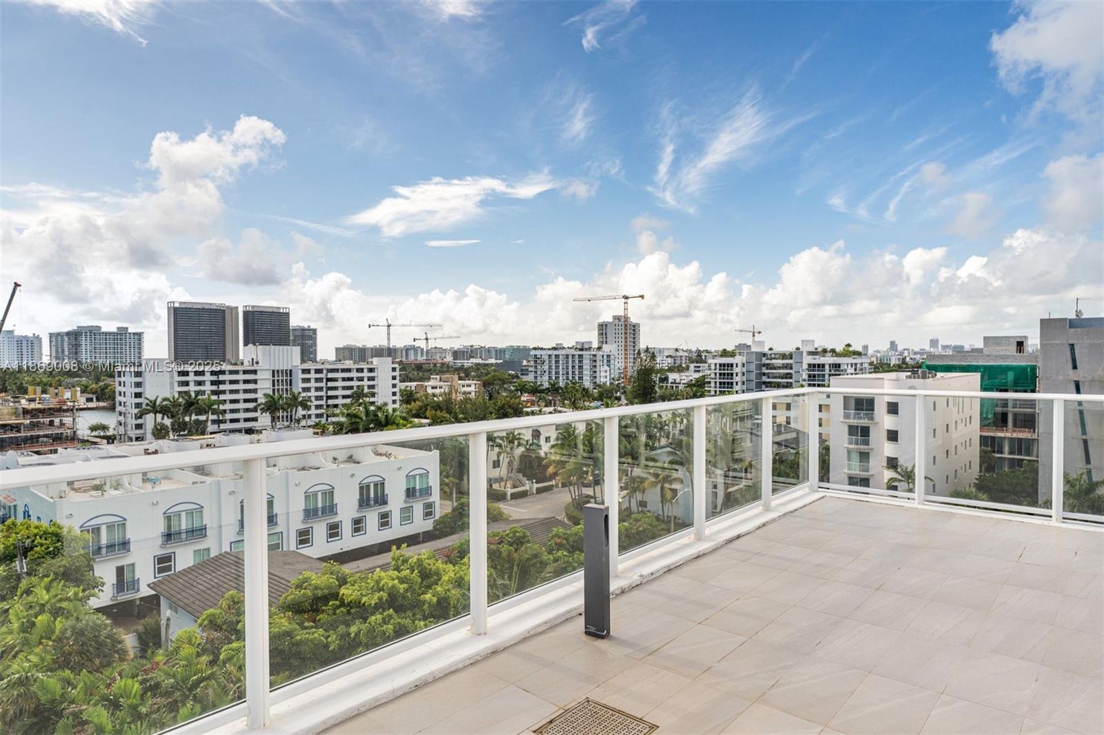 LE JARDIN HOUSE CONDO - Residential