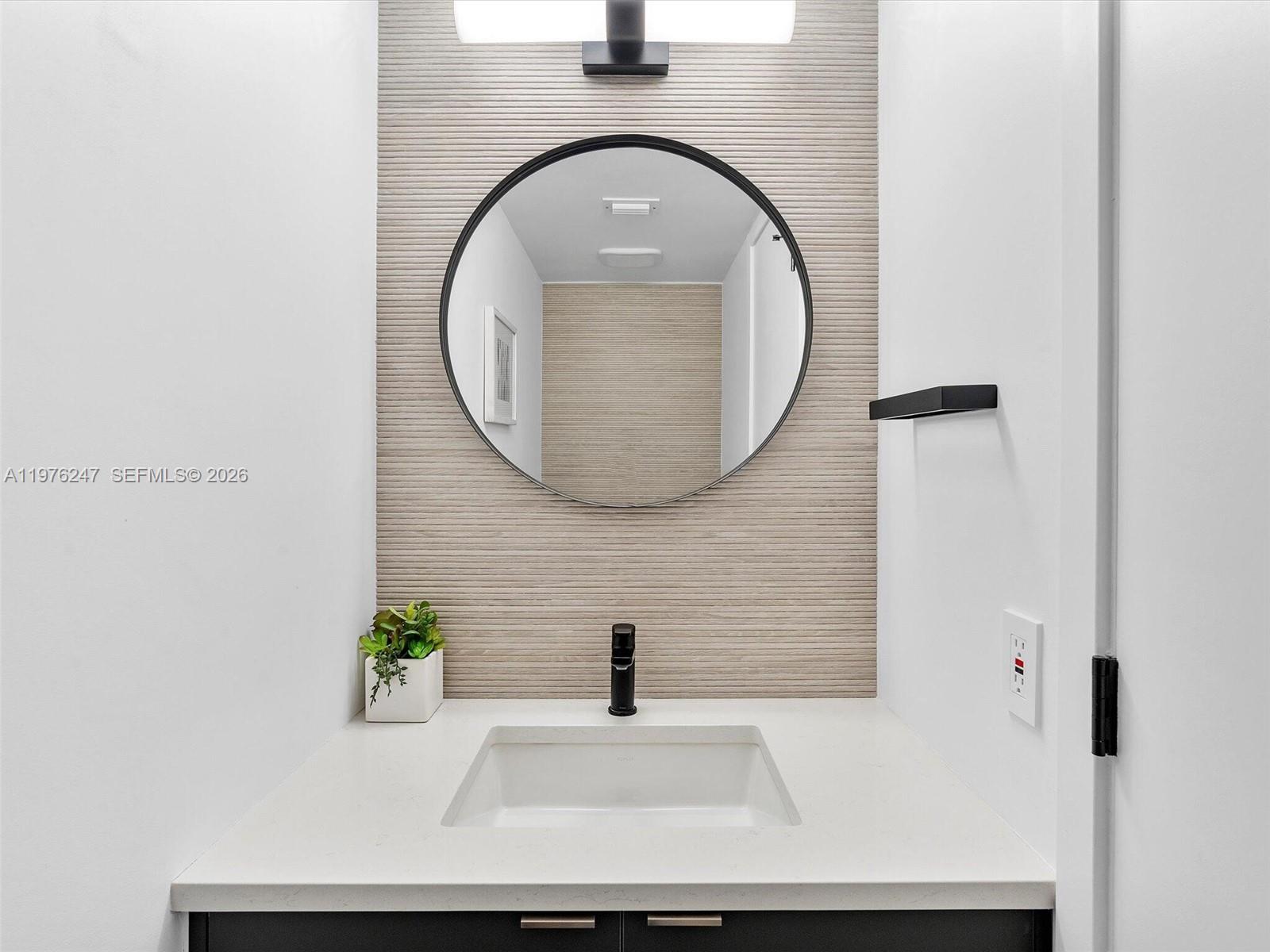 SOUTH POINTE TOWERS CONDO - Residential Lease