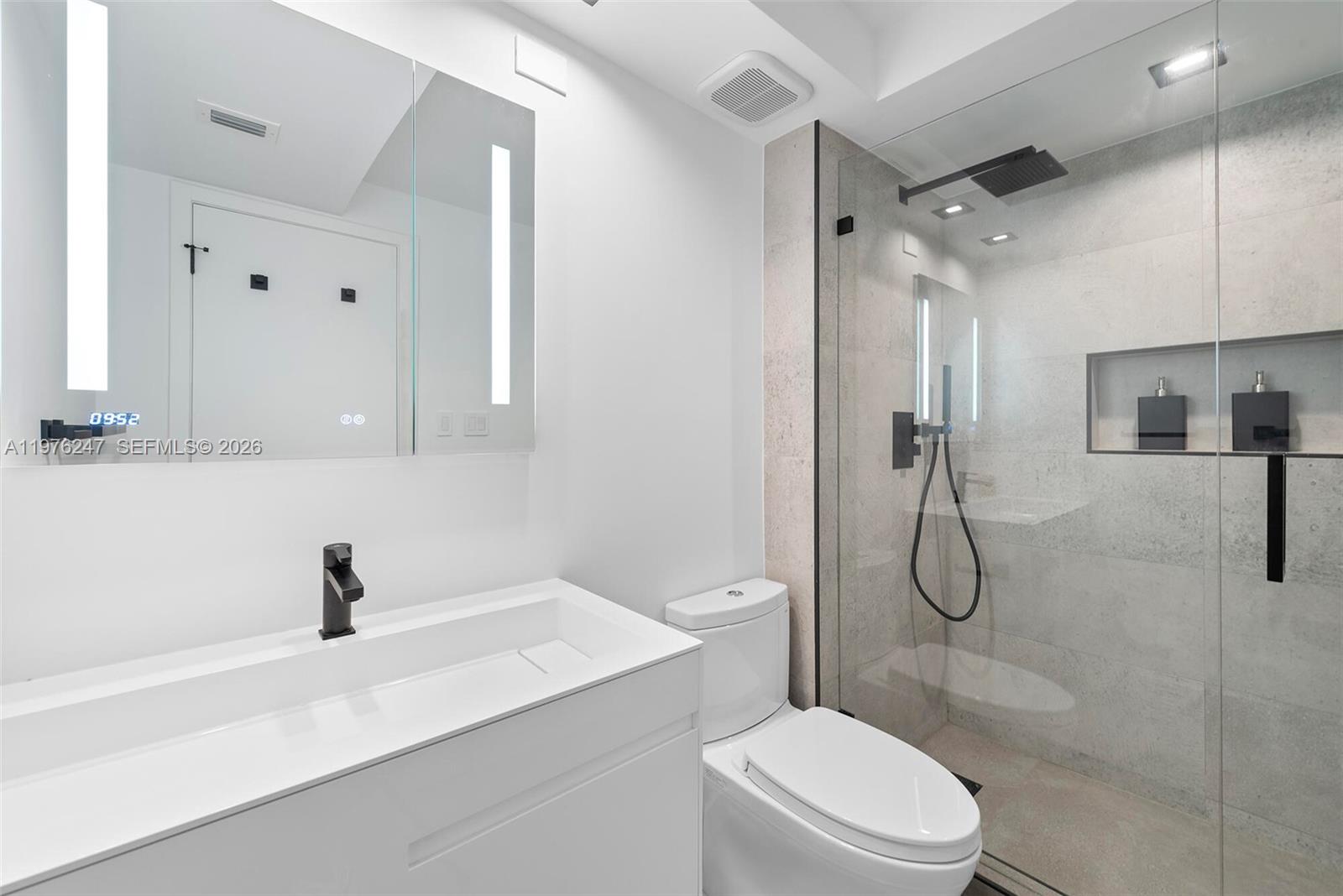 SOUTH POINTE TOWERS CONDO - Residential Lease