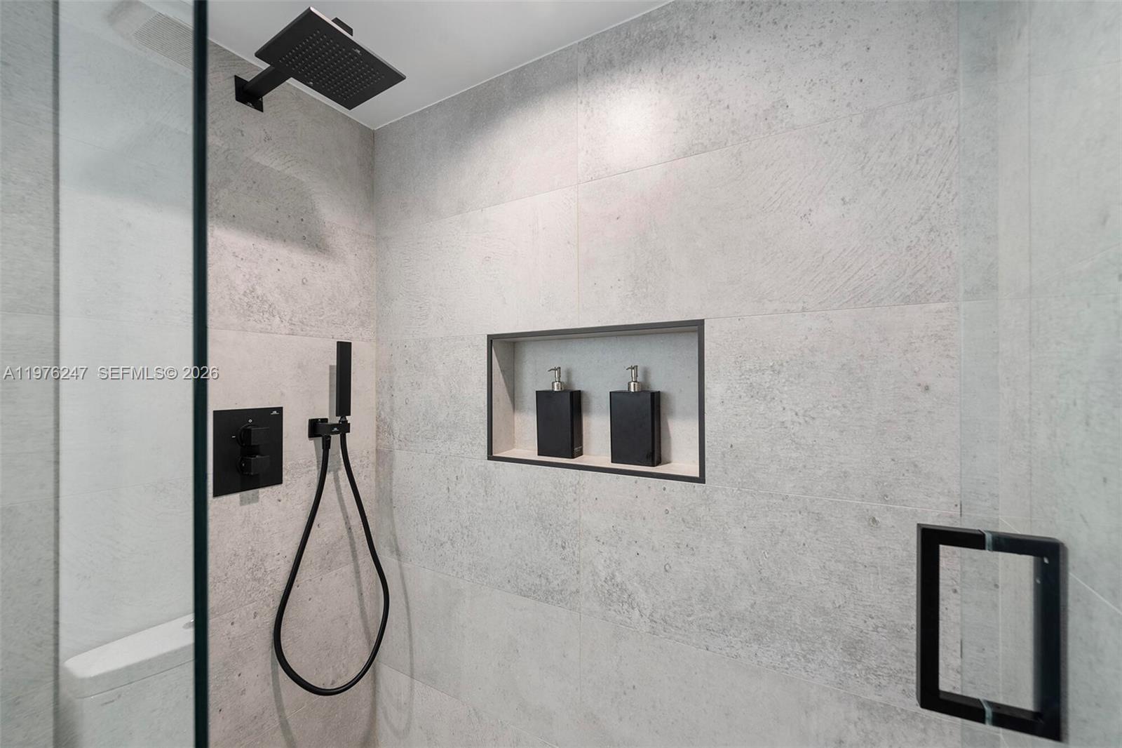 SOUTH POINTE TOWERS CONDO - Residential Lease