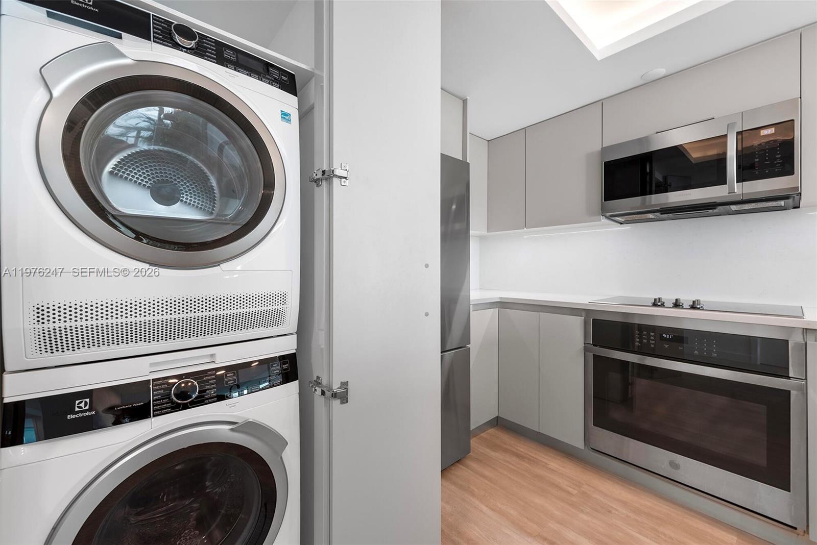 SOUTH POINTE TOWERS CONDO - Residential Lease