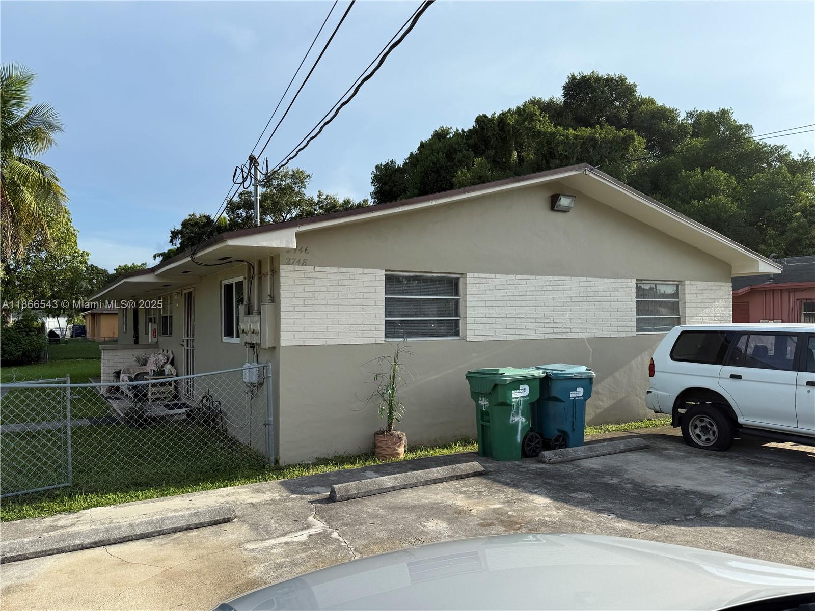 2 bed 1 bath, tile floor, central ac, section 8 welcome