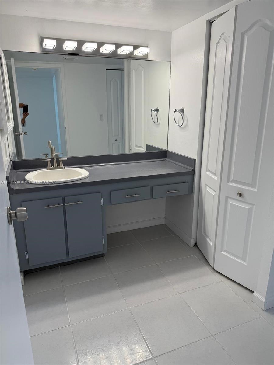 ARLEN HOUSE EAST CONDO - Residential