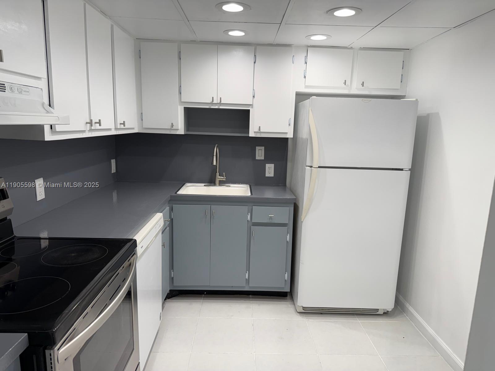 ARLEN HOUSE EAST CONDO - Residential