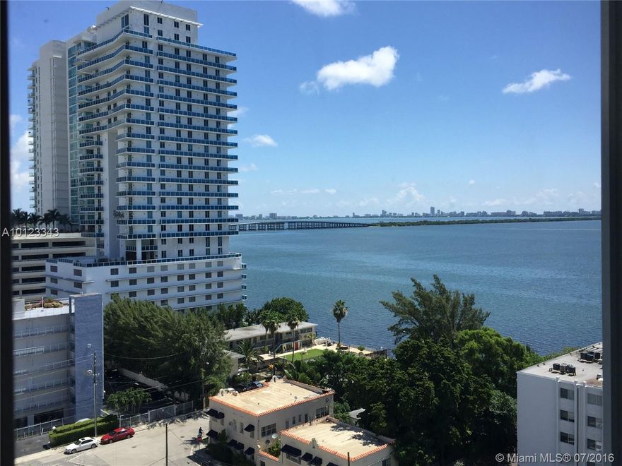Breathtaking views of Biscayne Bay. In the heart of the Arts + Entertainment District with 2 miles to Miami's dynamic downtown area. Glass balconies, tinted, energy efficient windows, impact-resistant windows to meet hurricane codes. Stack-able washer and dryer.l European styled cabinetry, stainless steel refrigerator/freezer, polished granite counter tops, stainless steel dishwasher.