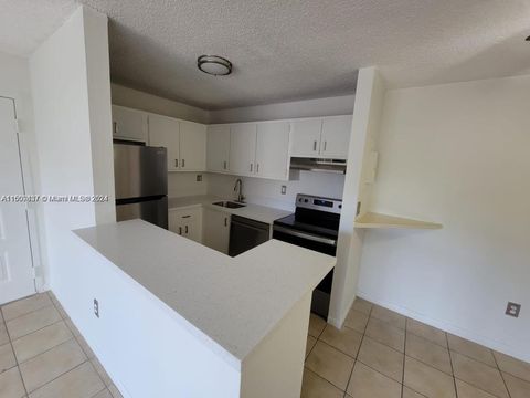 Condominium in Hialeah FL 7210 179th St.jpg