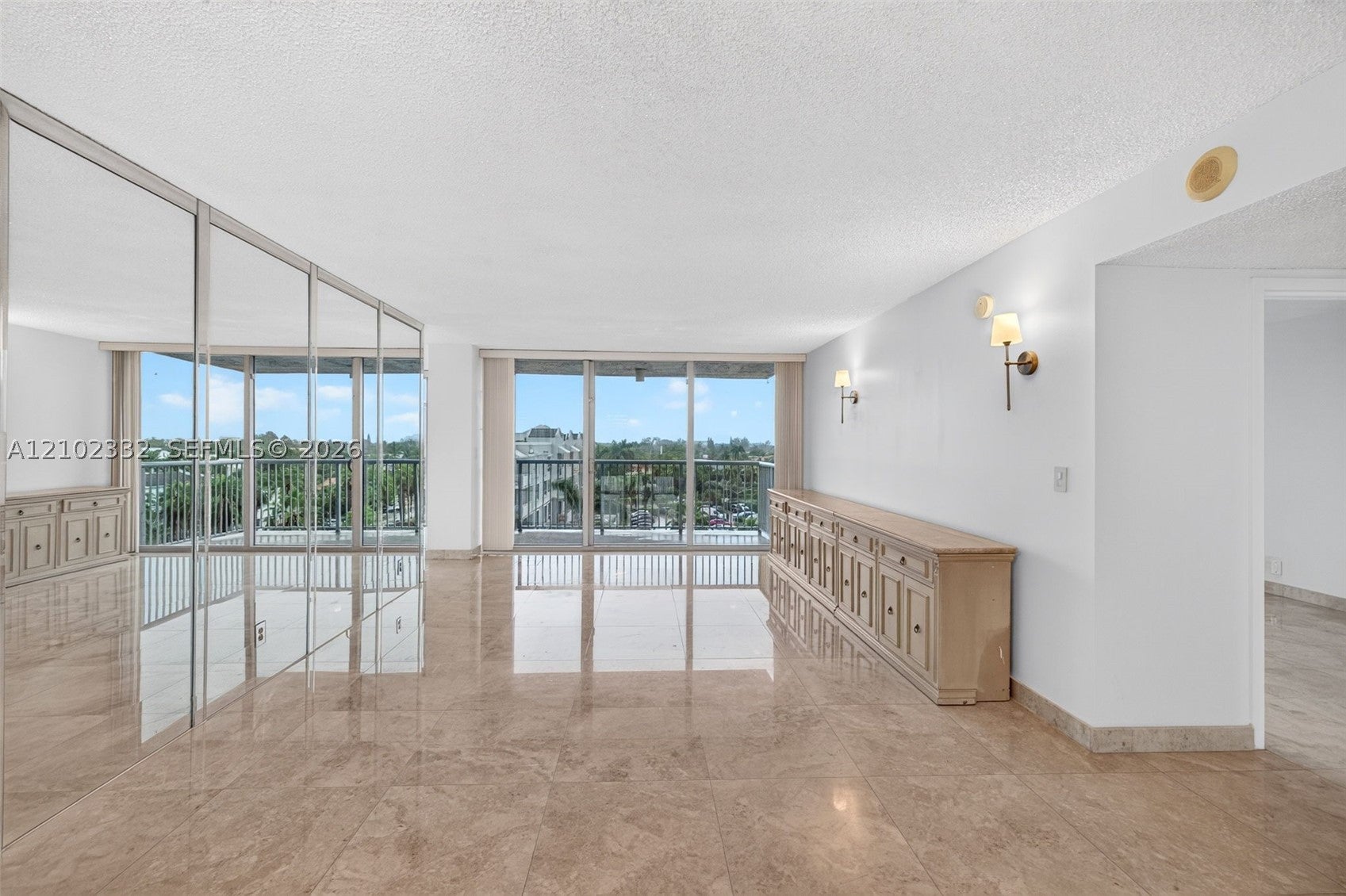 2655 Collins Ave