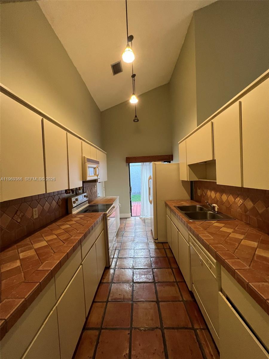 Walnut Park Sub - Residential Lease