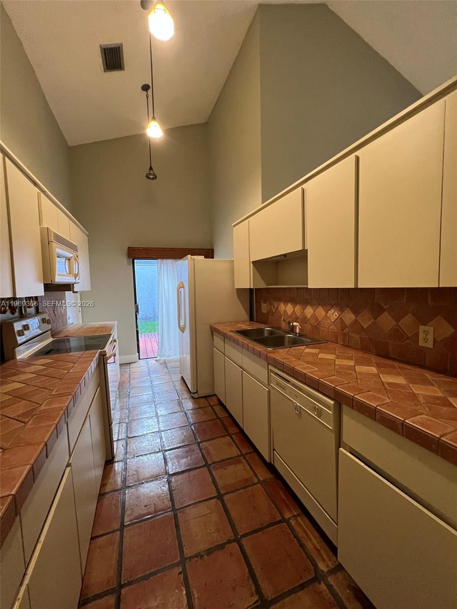 Walnut Park Sub - Residential Lease