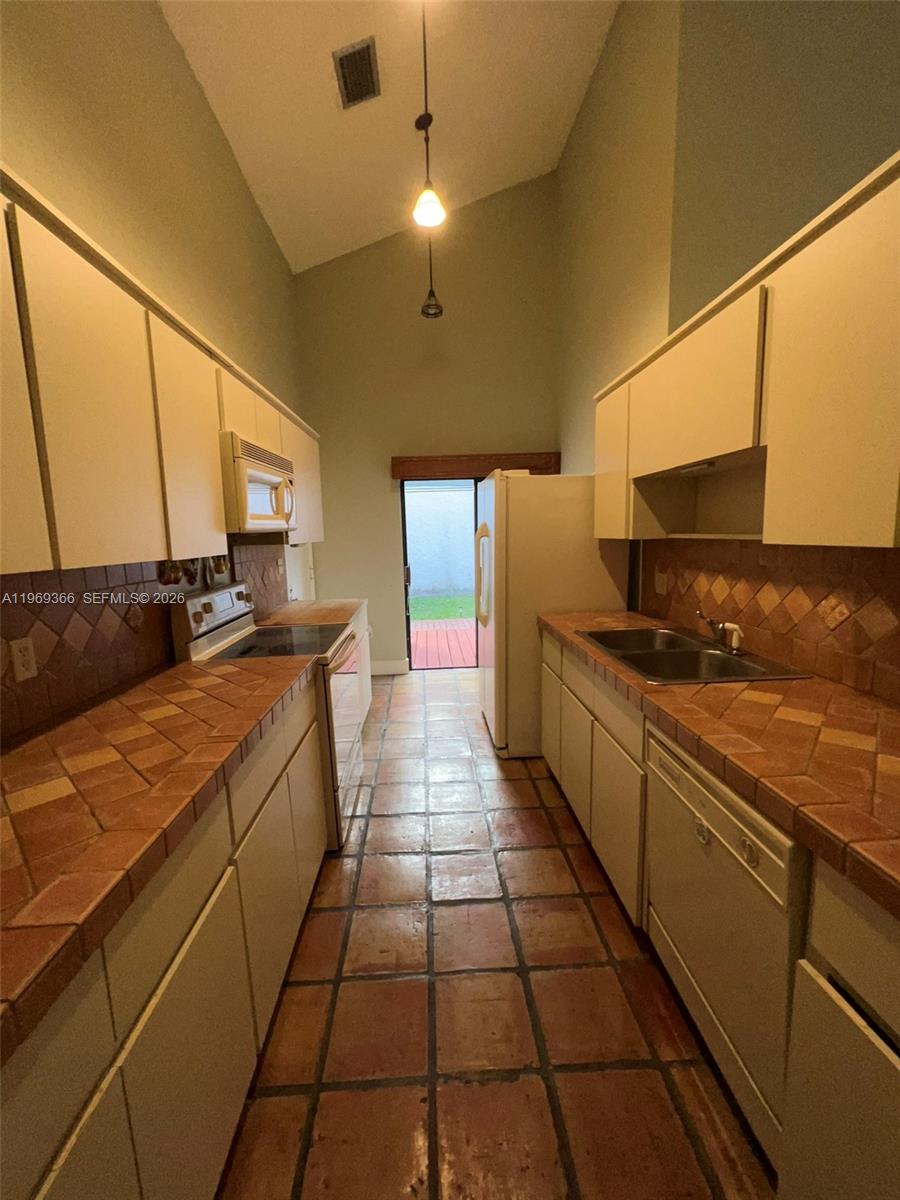 Walnut Park Sub - Residential Lease