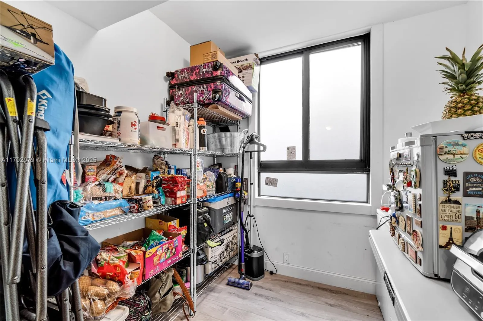 Key Biscayne, Florida 33149, United States, 3 Bedrooms Bedrooms, ,2 BathroomsBathrooms,Residential,Pending,118793