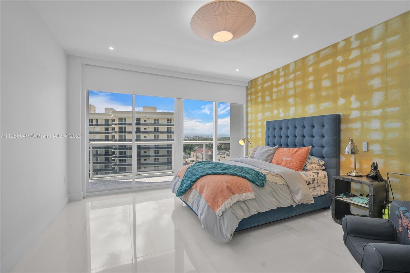 MAJESTIC TOWER - Residential