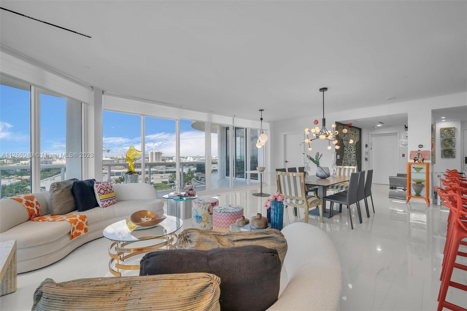 MAJESTIC TOWER - Residential