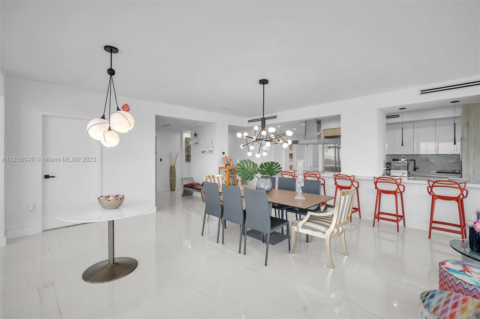 MAJESTIC TOWER - Residential