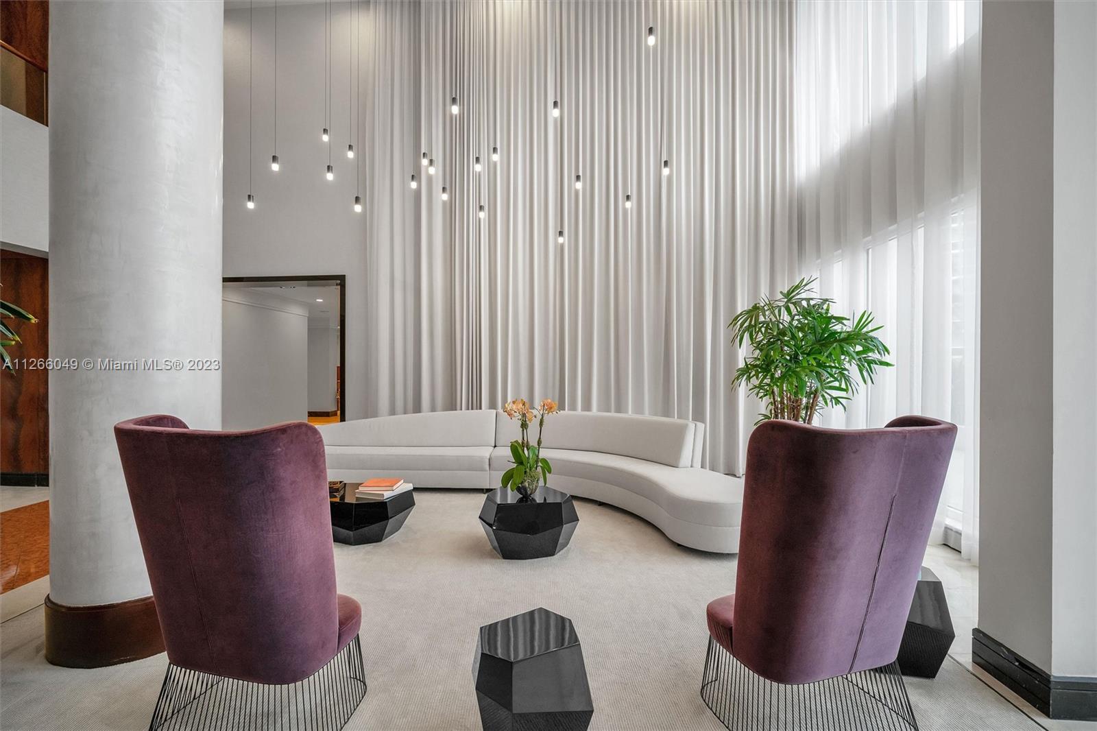 MAJESTIC TOWER - Residential