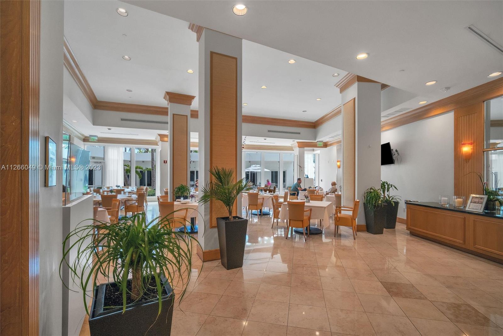 MAJESTIC TOWER - Residential