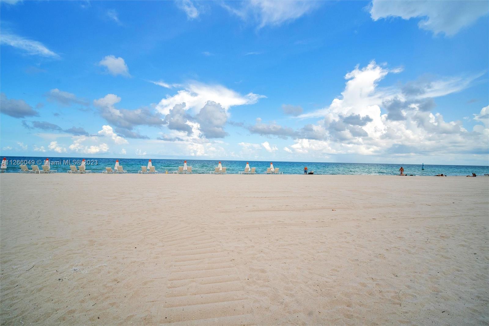 MAJESTIC TOWER - Residential