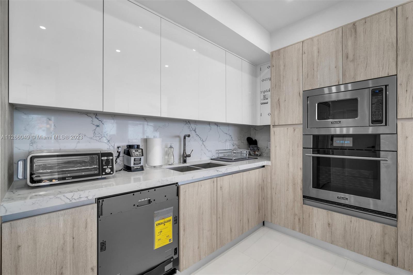 MAJESTIC TOWER - Residential