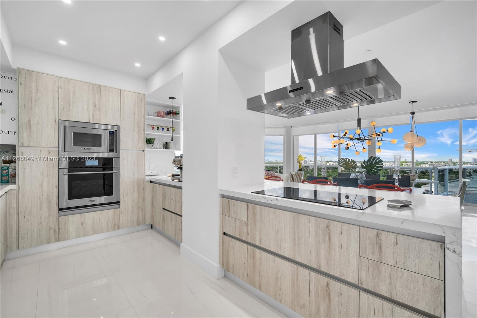 MAJESTIC TOWER - Residential