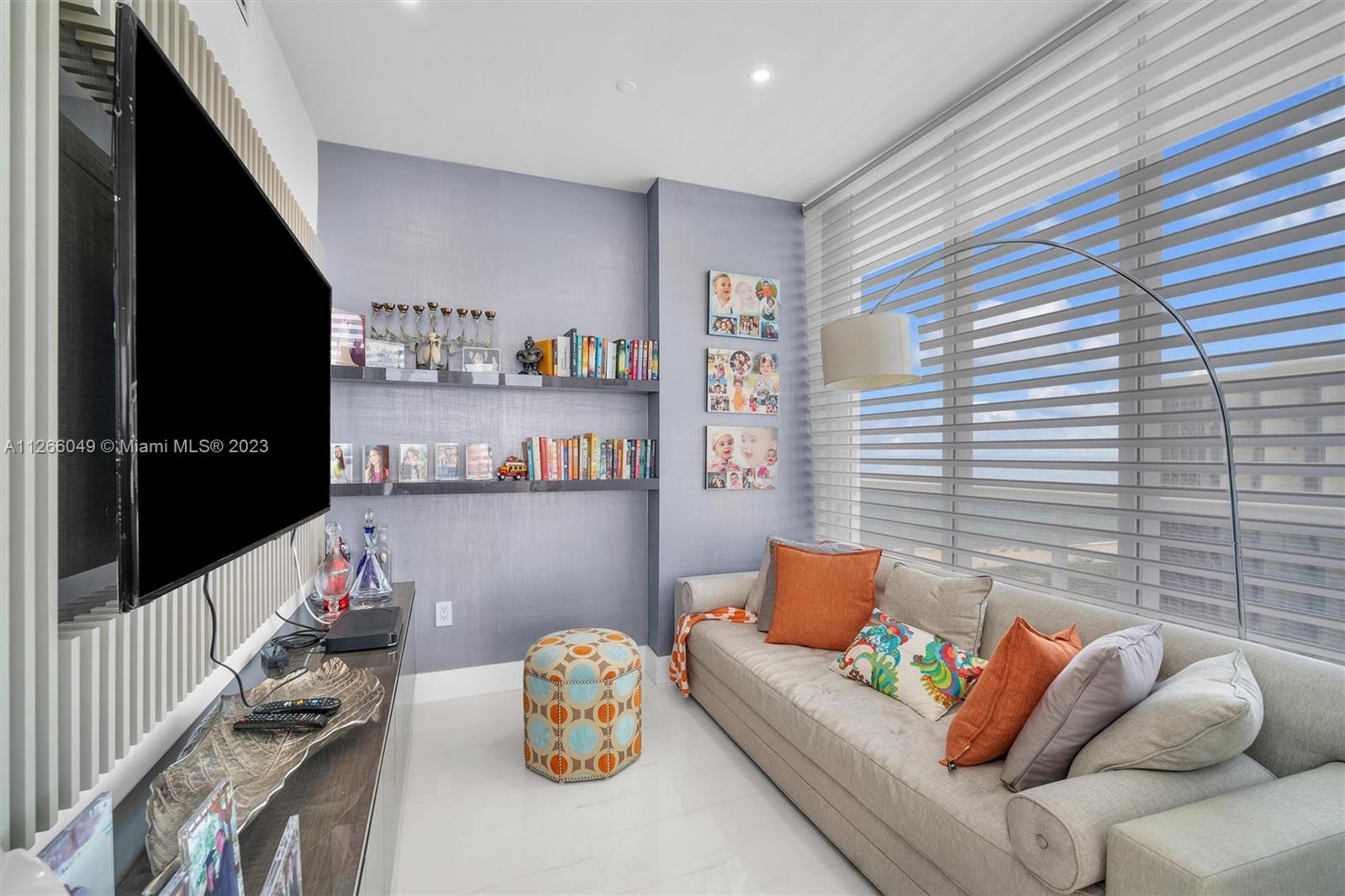 MAJESTIC TOWER - Residential